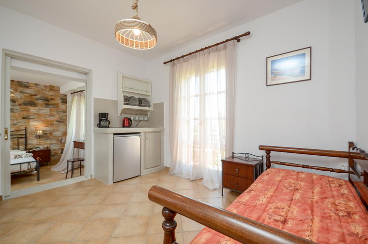 Acti Plaka Studios and Apartments