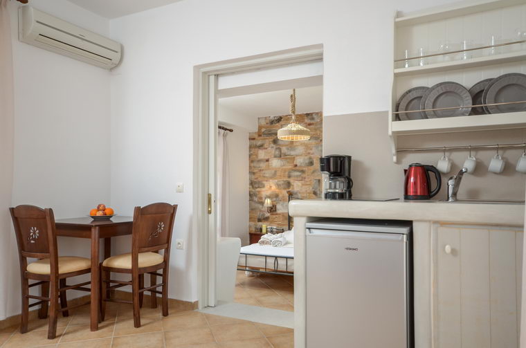 Acti Plaka Studios and Apartments