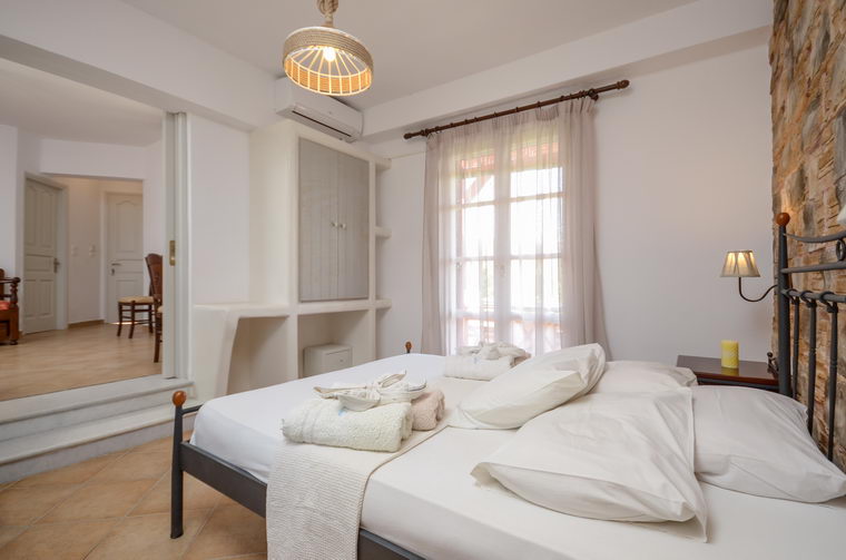 Acti Plaka Studios and Apartments