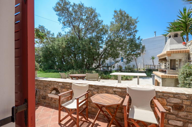 Acti Plaka Studios and Apartments