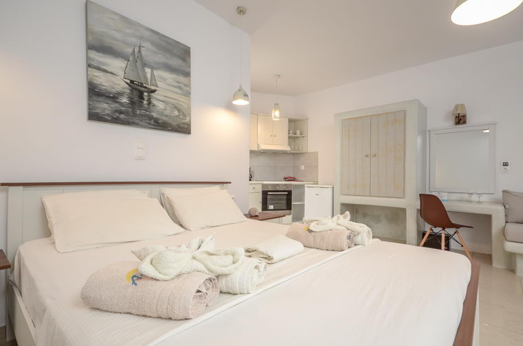 Acti Plaka Studios and Apartments